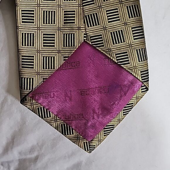 Nautica Tie 100 Percent Silk Greenish Yellow and Black Width 3.75" - Picture 5 of 7